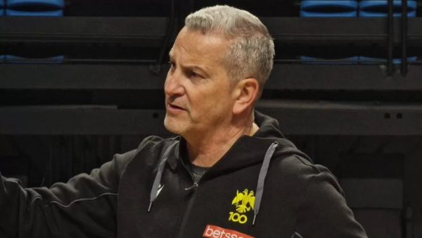 Ζούρος: «Είμαστε μια μεγάλη ομάδα, πρέπει να κερδίζουμε σε κάθε γήπεδο»