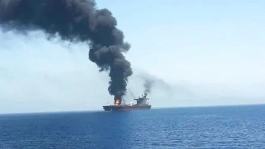 Στις φλόγες η Μέση Ανατολή: Οι Χούθι χτύπησαν δεξαμενόπλοιο – Με επιδρομή στην Υεμένη απάντησαν ΗΠΑ, Βρετανία