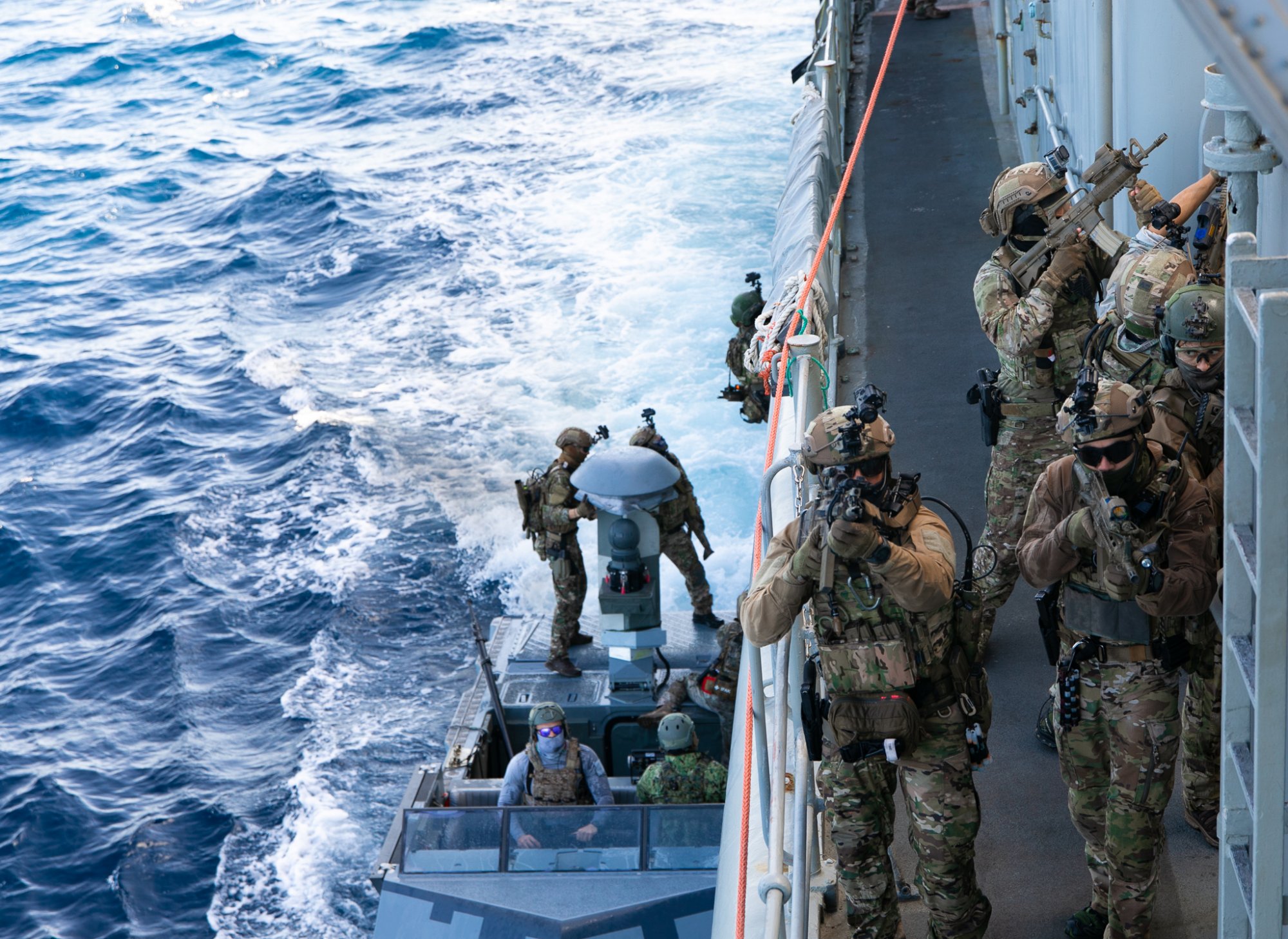 ΗΠΑ: Τερμάτισαν την έρευνα διάσωσης για τους Navy SEALs που χάθηκαν σε επιδρομή σε ιρανικό πλοίο