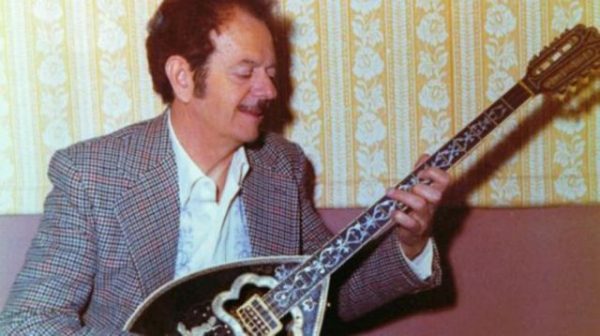 Βασίλης Τσιτσάνης: Ο  αρχηγός του ρεμπέτικου και λαϊκού τραγουδιού