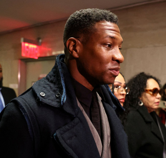 Τζόναθαν Μέιτζορς: Χάνει τον ρόλο του Ντένις Ρόντμαν μετά την καταδίκη του