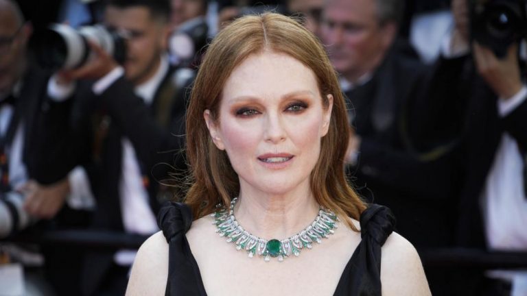 Η Τζούλιαν Μουρ στην πρώτη αγγλόφωνη ταινία του Πέδρο Αλμοδόβαρ