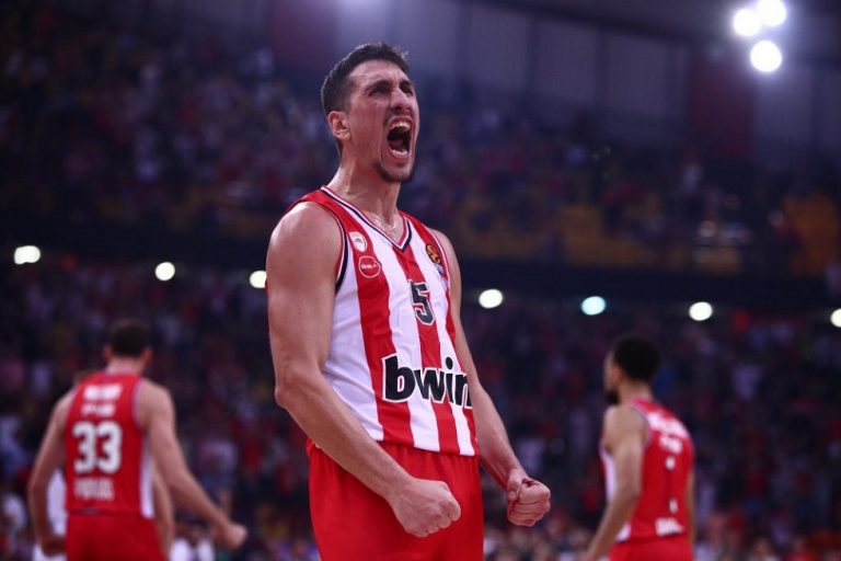 Λαρεντζάκης σε Μπαρτζώκα: «Πες ένα μπράβο που παίξαμε το μπάσκετ σου, όλο με βρίζεις»