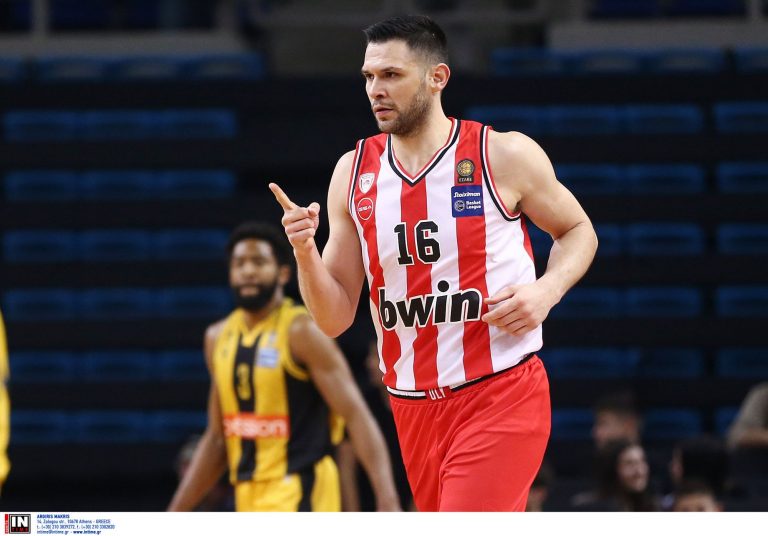 Ο κάπτεν και το γεμάτο ρόστερ