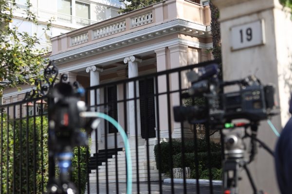 «Στραβά αρμενίζουμε» λένε 6 στους 10 – Με αγρότες και φοιτητές τα ανοιχτά μέτωπα του Μαξίμου