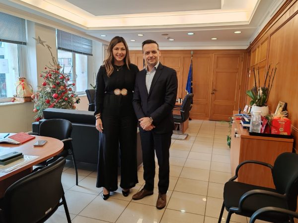 Τα προγράμματα κοινωνικής κατοικίας στο επίκεντρο της συνάντησης της Σ. Ζαχαράκη με Χ. Δούκα