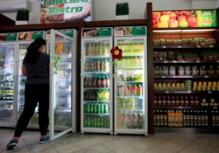 ΦΠΑ σε αναψυκτικά: Άλλος συντελεστής στο κατάστημα, άλλος στο take away