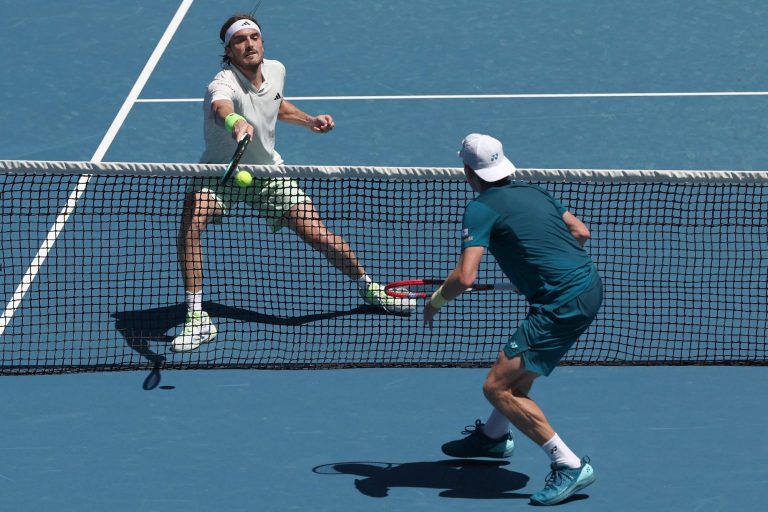 Ο Τσιτσιπάς, η διαχείριση των τουρνουά και το Davis Cup (vids)