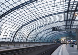 Υπό κατάρρευση τα τρένα στη Γερμανία!