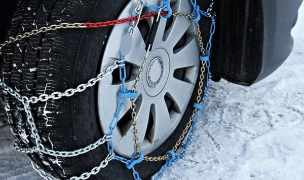 Το κόλπο για να βάλεις εύκολα και γρήγορα τις αλυσίδες στο αυτοκίνητο -Τι πρέπει να κάνεις