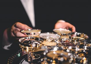 Παγκόσμιο Οικονομικό Φόρουμ: Πάρτι, έξυπνη ψιλοκουβέντα και ισχυρές γνωριμίες – Τα κόλπα της ελίτ του Νταβός