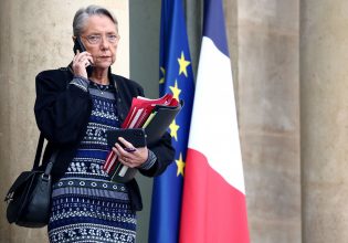 Παραιτήθηκε η πρωθυπουργός της Γαλλίας