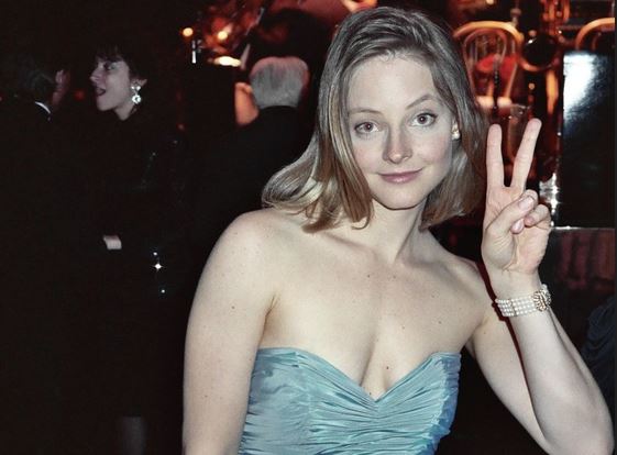 Η Τζόντι Φόστερ λέει ότι η γενιά Z μπορεί να γίνει «πολύ ενοχλητική» όταν δουλεύεις μαζί της