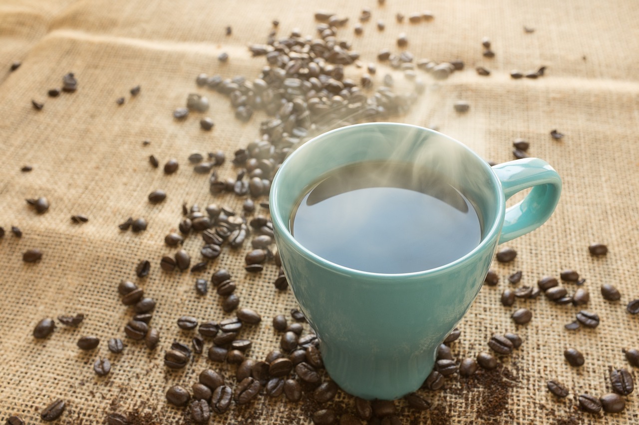 Καρκίνος: Επιστήμονες εξηγούν Πώς σχετίζεται με την κατανάλωση ζεστού καφέ και τσαγιού