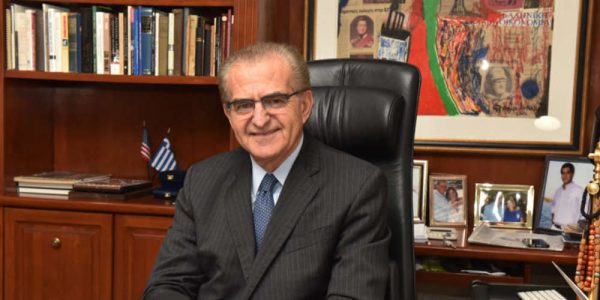 Διαψεύδει ο εκδότης του «Εθνικού Κήρυκα» τα περί πρότασης υπουργοποίησης Μητσοτάκη στον Κασσελάκη