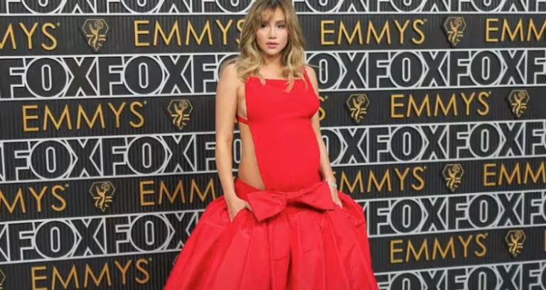 Η μέλλουσα μαμά Suki Waterhouse κάνει την πιο εντυπωσιακή εμφάνιση στα βραβεία Emmy