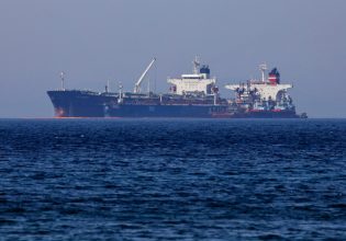 Φρουροί της Επανάστασης: Το Ιράν κατάσχει τάνκερ, συλλαμβάνει 14 μέλη του πληρώματος