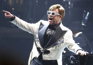 Έλτον Τζον: Σε δημοπρασία έργα τέχνης και αντίκες που αξίζουν εκατομμύρια