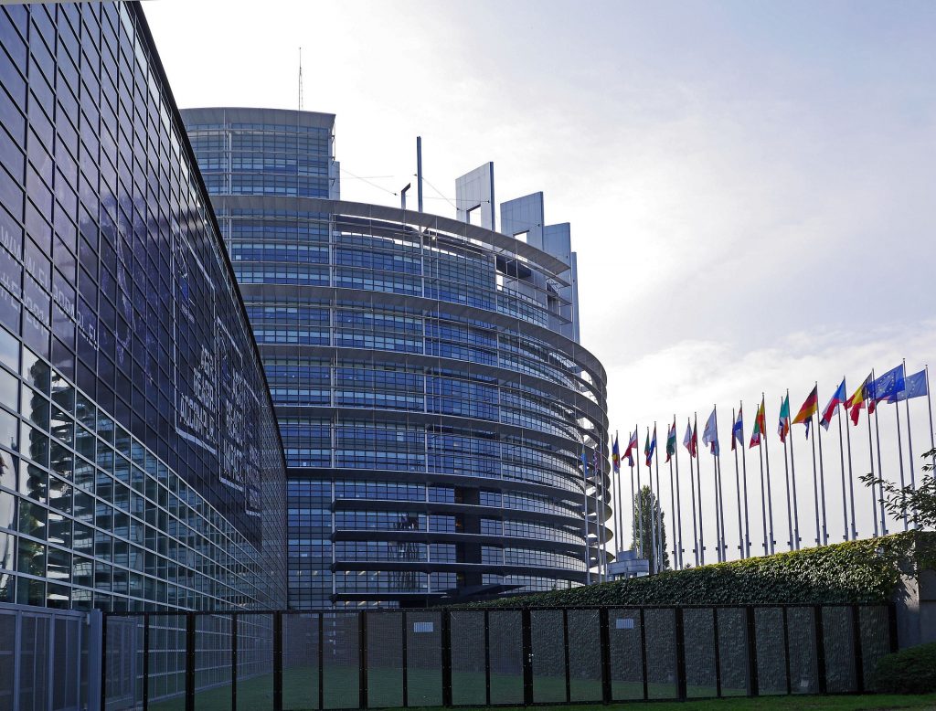 Νέο ψήφισμα του Ευρωκοινοβουλίου – Η ΕΕ δεν πρέπει να ενδώσει στον εκβιασμό του Όρμπαν