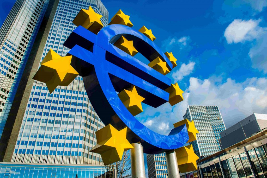 Πώς τα επιτόκια και η γεωπολιτική αβεβαιότητα επηρεάζουν την ανάπτυξη της ευρωζώνης