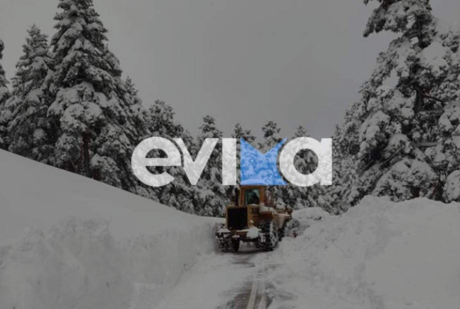 Εύβοια: Στα λευκά ντύθηκαν χωριά - Κλειστοί δρόμοι από το πυκνό χιόνι