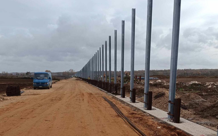 Εβρος: Συνεχίζονται με αμείωτο ρυθμό οι εργασίες για την κατασκευή του νέου φράχτη