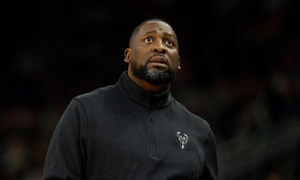 Ψάχνουν προπονητή οι Μπακς: Τέλος ο Έιντριαν Γκρίφιν