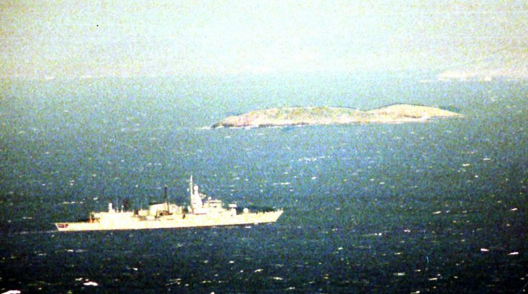 Ίμια: Η Ελλάδα και η Τουρκία μία ανάσα από τον πόλεμο