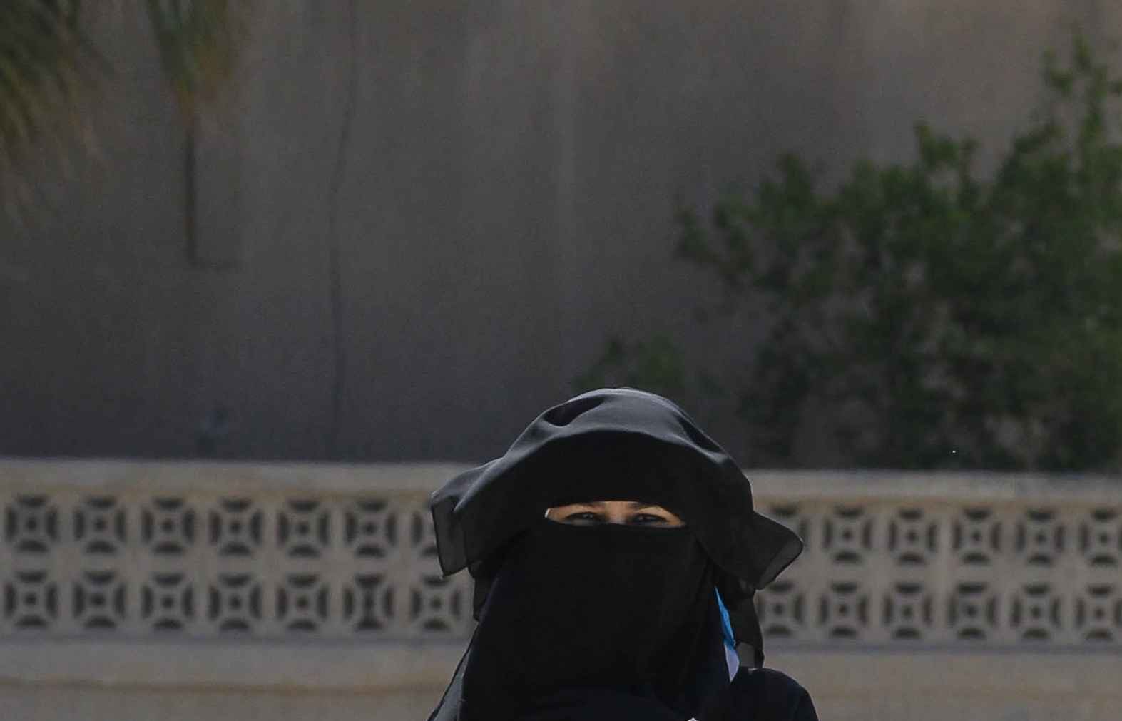 Ιράν: Γυναίκα καταδικάστηκε σε 74 μαστιγώσεις επειδή δεν φορούσε τζιχάμπ