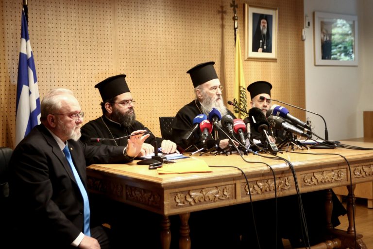 Ιερό «όχι» στο γάμο ομόφυλων ζευγαριών – Κήρυγμα στους πιστούς, επιστολή στους βουλευτές