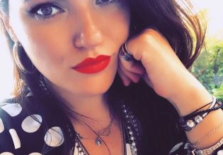 Κατερίνα Κρομμυδάκη: Η ταλαντούχα σχεδιάστρια μόδας των καλλιτεχνών