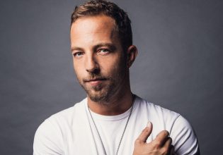 Συντετριμμένος ο τραγουδιστής James Morrison – Η σύντροφός του βρέθηκε νεκρή στο σπίτι τους