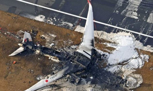 Πάνω από 100 εκατ. δολ. η ζημιά για την Japan Airlines από τη μοιραία σύγκρουση
