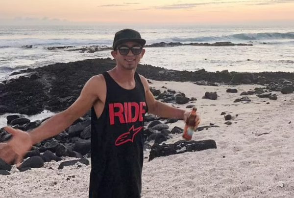 Τον κατασπάραξε καρχαρίας – Συγκλονίζουν οι φίλοι του σέρφερ