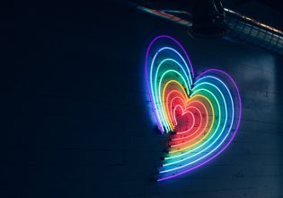 Ισότητα στον γάμο: Η Ολλανδία έκανε τον πρώτο γκέι γάμο το 2001 – Εμείς πότε;