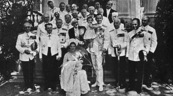 Τέως βασιλιάς Κωνσταντίνος προς Απριλιανούς: «Ό,τι εκάνατε, το κάνατε για να σώσετε τη χώρα μας»