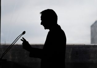 Κυβέρνηση: Κρίση «επιβίωσης» στην Ελλάδα –  Χωρίς μείωση φόρων αναζητά λύσεις για ακρίβεια και ενοίκια