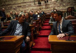 «Σκιές» στις σχέσεις Κασσελάκη – Πολάκη για τα ομόφυλα ζευγάρια: «Όποιος διαφωνεί, να σηκωθεί»