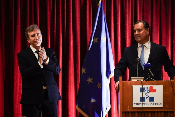 Φάκελο προτεραιοτήτων ετοίμασε ο Χρυσοχοΐδης στον Άδωνι