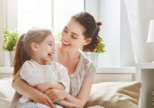 ΗΠΑ: Μητέρα απαιτεί από γειτόνισσα να κάνει δωρεάν 12ωρο babysitting