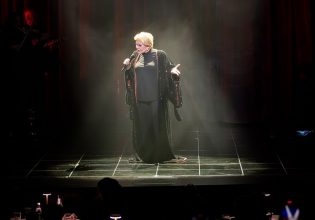 Παράταση στις παραστάσεις της Μαρινέλλας στο NOX μέχρι τον Απρίλιο