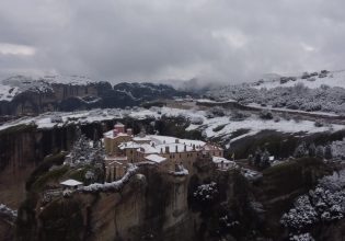 Μετέωρα: Η μοναστική πολιτεία ντύθηκε στα λευκά και οι εικόνες είναι εντυπωσιακές