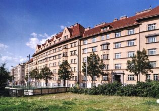 Πώς η Βιέννη έχει λύσει με επιτυχία τον ευρωπαϊκό γρίφο της στέγασης