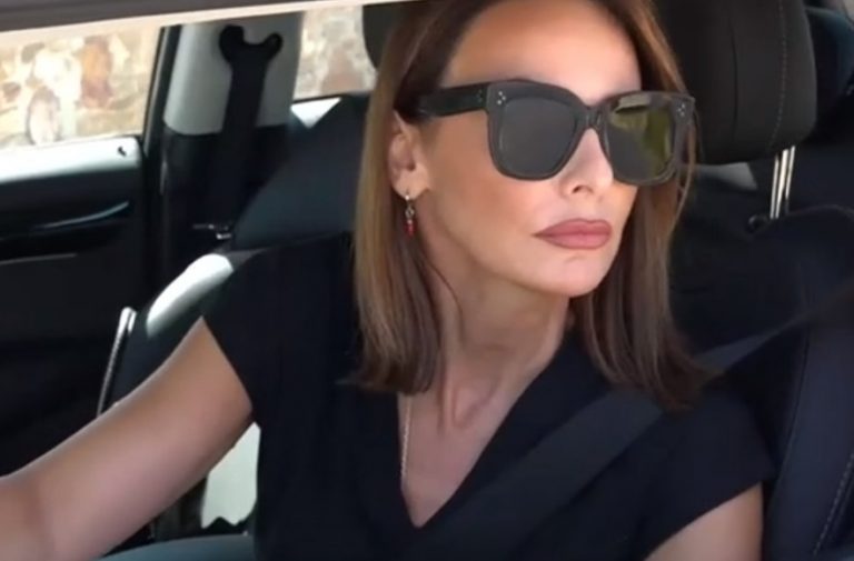 Η Μπέττυ Μαγγίρα για το bullying στην κόρη της – «Ερχόταν σπίτι και έκλαιγε»