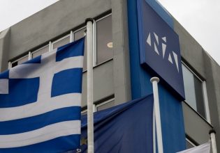 Χωρισμένη στα δύο η Νέα Δημοκρατία για τον γάμο των ομόφυλων