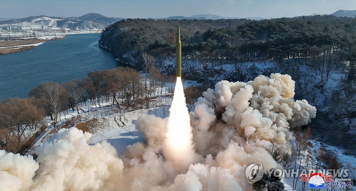 Βόρεια Κορέα: Εκτόξευσε πολλούς πυραύλους κρουζ, ανακοινώνει ο στρατός της Νότιας Κορέας