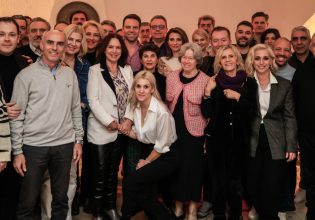 Η ανανέωση του ΣΥΡΙΖΑ στις Σπέτσες και η οικογενειακή φωτογραφία