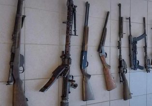 Φλώρινα: Και άλλα όπλα εντοπίστηκαν κρυμμένα στην στέγη του σπιτιού