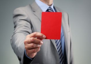 Δημοσκόπηση: Φθορά της κυβέρνησης – «Κόκκινες κάρτες» για ακρίβεια, εγκληματικότητα, δικαιώματα