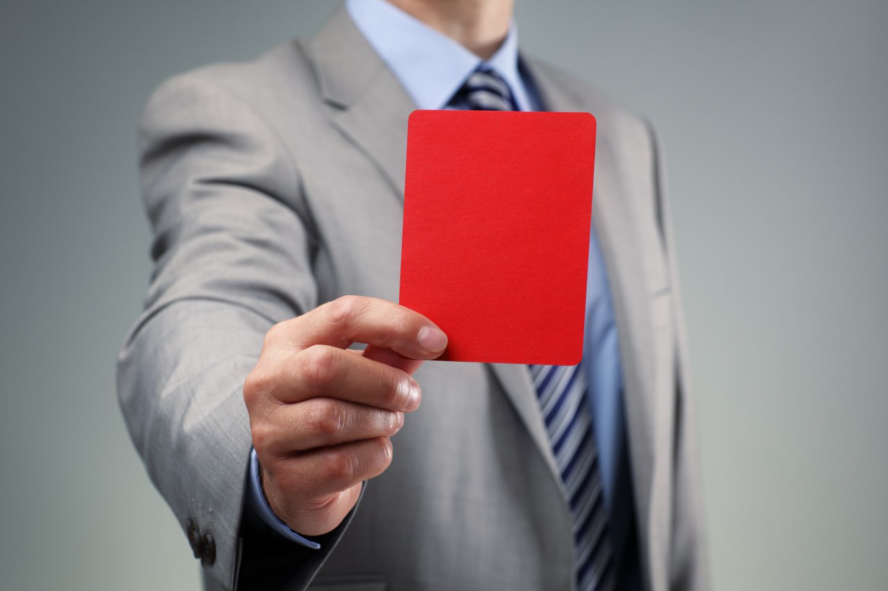 Δημοσκόπηση: Φθορά της κυβέρνησης - «Κόκκινες κάρτες» για ακρίβεια, εγκληματικότητα, δικαιώματα